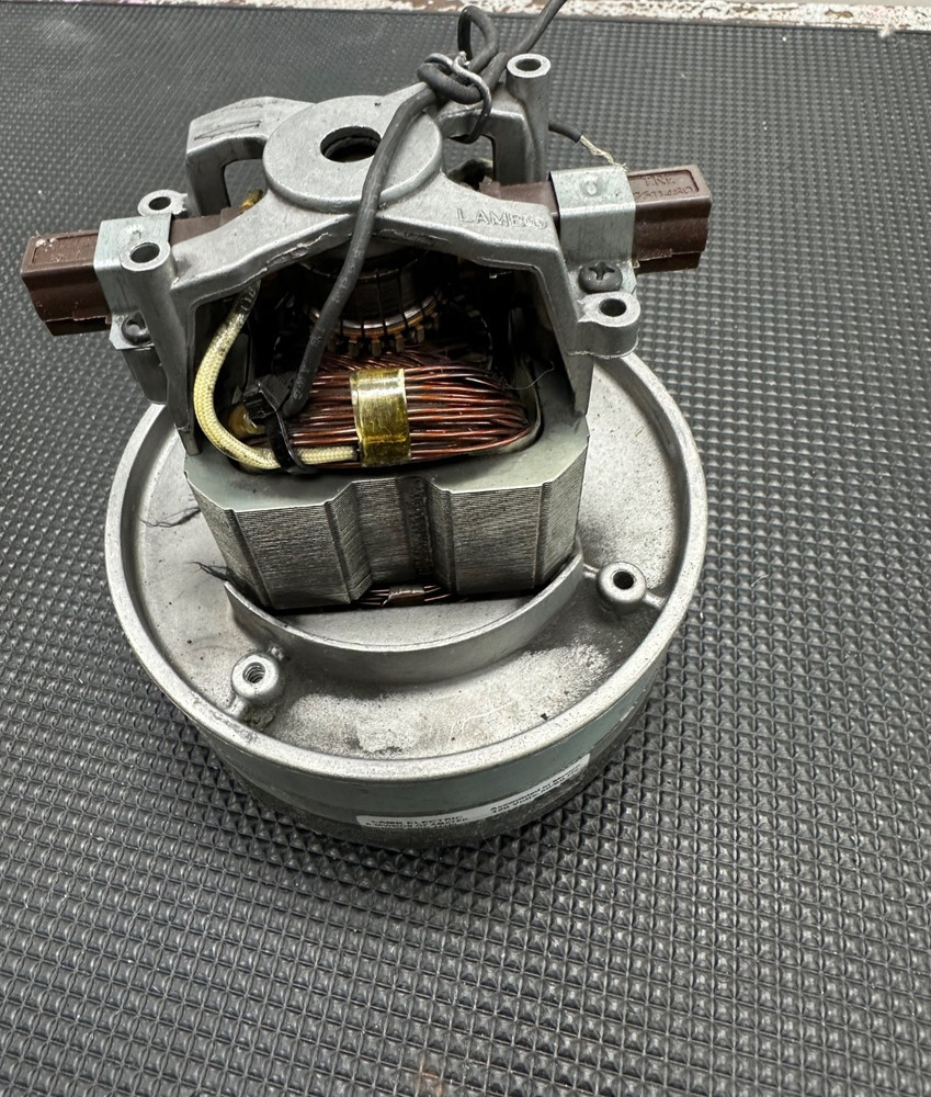 AMETEK Lamb 120V, 1150 W Thru-Flow Vacuum Blower Motor – 115923