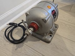 Red Wing 26A Bench Dental Polishing Lathe 1/4 HP 115V exellent condition