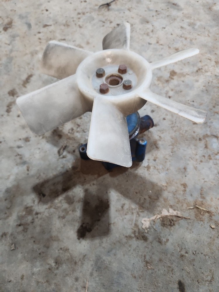 Ford 1500 Tractor Water Pump With Fan