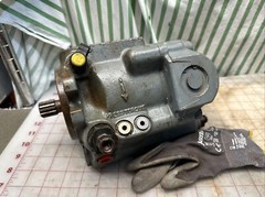 Parker Hydraulic Piston Pump, PAVC-33BR224 23, 33cc/Rev, CW, 3000psi, 1800rpm