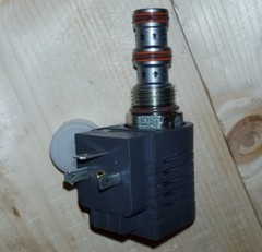 Sauer Danfoss Comatrol solenoid valve 132742 — CP528-2-B-0-12D-H