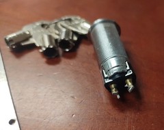 Vintage 1990s Ademco 2 Pin Switch On-Off Barrel Lock with 4 Keys