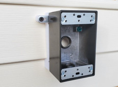 4 Inch Vinyl Siding Mount Bracket for 1 Gang Electrical Box 3D Printed