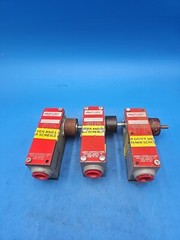 LOT OF 3 Namco EA150 10013 SNAP-LOCK Limit Switch.