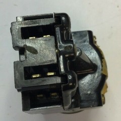 GENERAL ELECTRIC CR104B101 SELECTOR SWITCH 2POS 150V W/O KNOB&RING