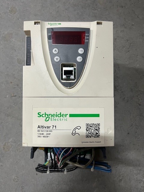 Schneider Electric Altivar 71 ATV71HU15N4 Variable Speed Drive 3-Phase 2HP