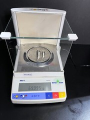 Mettler Toledo B303-S Balance 310 g x 0.001 g Monobloc Technology