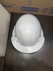 Milwaukee ‎Bolt Type 1 class c Front Brim Vented Hard Hat W/ 4 Point Ratcheting
