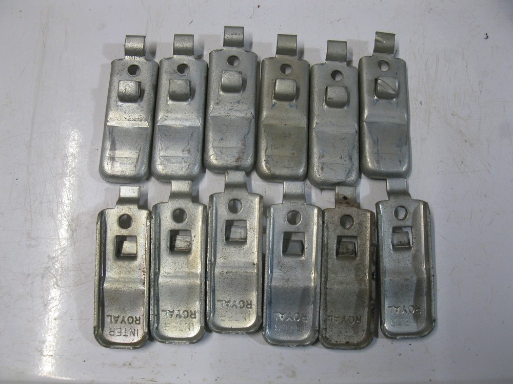 Lot of 12 – Royal Steel Shelf Clips Industrial Metal Shelving Safety Hook Tab
