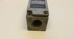 RB DENISON P/N: C4 JK2 LIMIT SWITCH HEAVY DUTY ROLLER PLUNGER