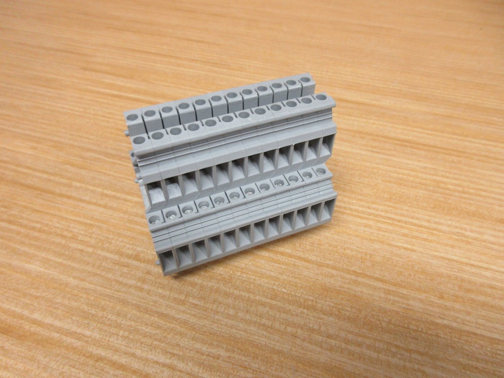 Phoenix Contact 2774017 Terminal Blocks UKK5 (Pack of 12)