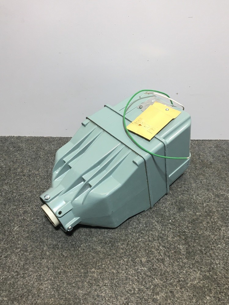 NOS Abolite 120V 2.75A/208V 1.5A 240V 1.3A/277V HID Lighting Fixture CLL-M
