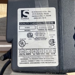 Stenner 45M5 Quality Chemical Feeders 25 PSI 120 Volts 1.7amps 1.72 bar