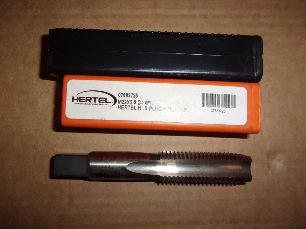 Hertel M22X 2.5 D Thread Tap Right Hand Plug Chamfer NEW