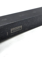 Sandvik Indexable Grooving Part Off Tool Holder R151-21-2525-40A 1″ Shank