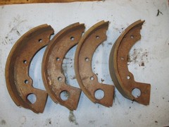 JOHN DEERE 316 318 330 332 420 TRACTOR REAR BRAKE SHOES (4) AM116982 $455+ JD
