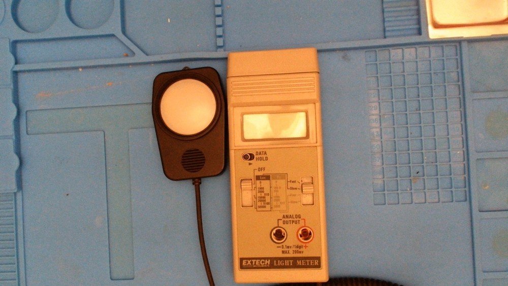 Extech Light Meter 401025 Intensity Lux + Foot Candles Measurement Instrument -8