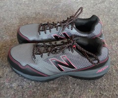 NEW BALANCE REVLITE ~ WOMEN’S STEEL TOE WORK SHOES ~ SZ Womens 8/Mens 6.5 ~ NEW