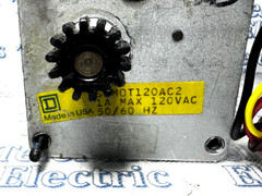 SQUARE D CHARGE MOTOR ASSEMBLY 120VA 3MOT120AC2 -1 A 120VAC (stock Z-008)