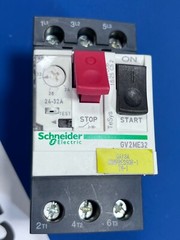 TELEMECANIQUE GV2ME32 MOTOR CIRCUIT BREAKER 24-32 A 690 VAC
