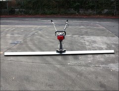 4 Stroke Concrete Surface Leveling Vibratory Screed & 7.5′ Aluminum Tamper Blade
