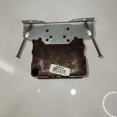 T&B 4000-N Phenolic 4″ Square Switch/Out Union Box With N-Bracket High Clamps