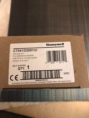 Honeywell C7041D2001 Temp Sensor NEW!