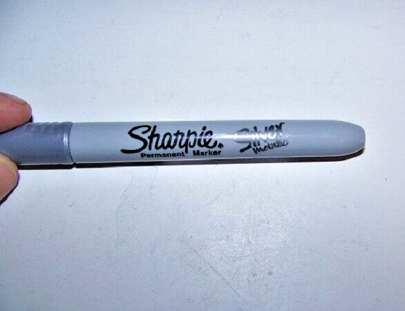 Sharpie Permanent Marker Fine Point Silver Metallic