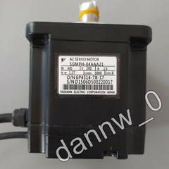 New In Box YASKAWA SGMPH-04AAA21 Servo Motor