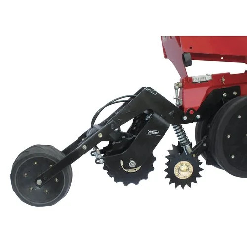 Yetter – Single Row Fertilizer Opener Left Hand Less Blade Assembly