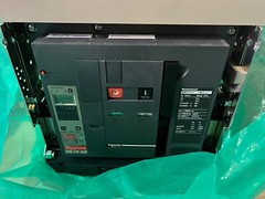 New Schneider Air Circuit Breaker Masterpact NW10H1 – 1000 A – 3 poles