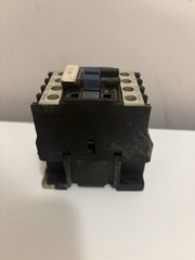 Telemecanique LC1-D12-10 Contactor 25A 600V 10HP 3 Pole 3 Phase Coil 120V