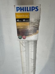 30 Pieces (15x2pk) Philips 422741 F40T12/NEUTRAL DX/ALTO 40W T12 48″ 3500K Lamp