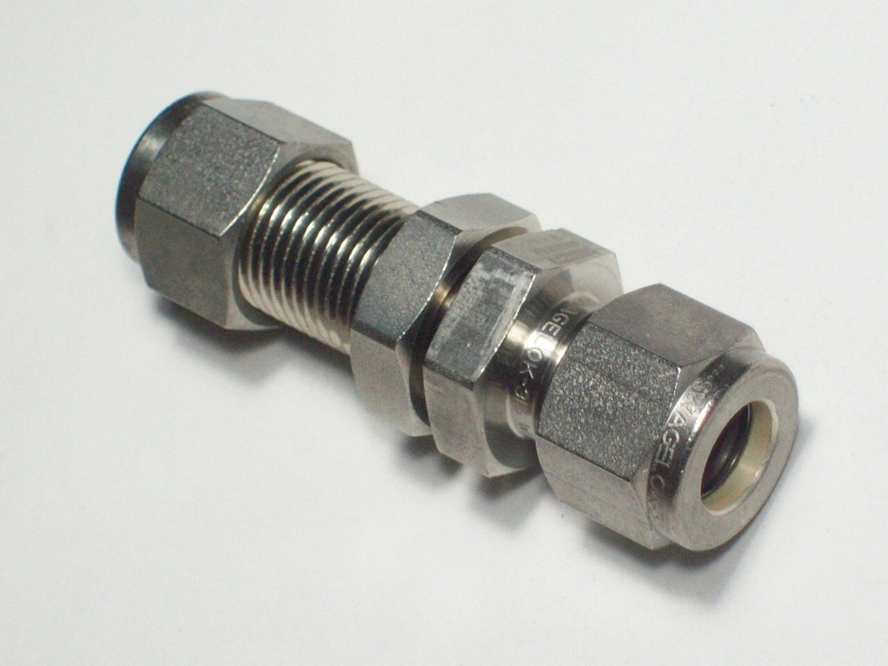 1 – Swagelok Stainless Steel Bulkhead Union Fitting, 3/8″ OD Tube, SS-600-61