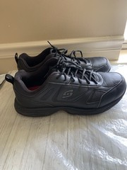 Skechers Relaxed Fit Memory Foam Work Black Slip Resistant sneakers