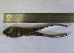 V. Mueller OS3070 Slip Joint Utility Pliers 10mm Wide Tip L: 7.75″ Orthopedics
