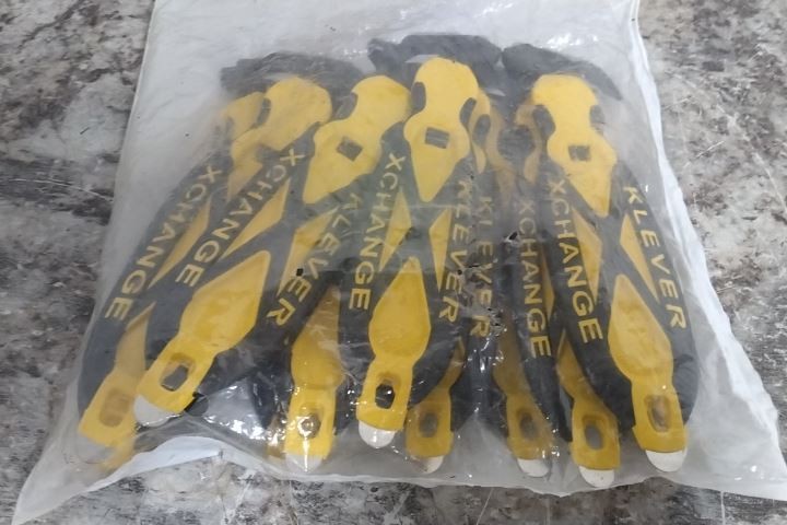 Klever KCJ-XC-35G 12 Pk 7 In Overall Length Carbon Steel Blade Hook Cutter (BW)