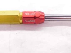 6.900 & 7.300 CL ZZ METRIC PIN PLUG GAGE GO NO GO 7.000 -.100 7 .2874 6.90 7.30