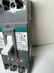 GE TFJ236200 200A 3-PHASE 3-POLE 600V F225 TFJ MOLDED CASE CIRCUIT BREAKER S13