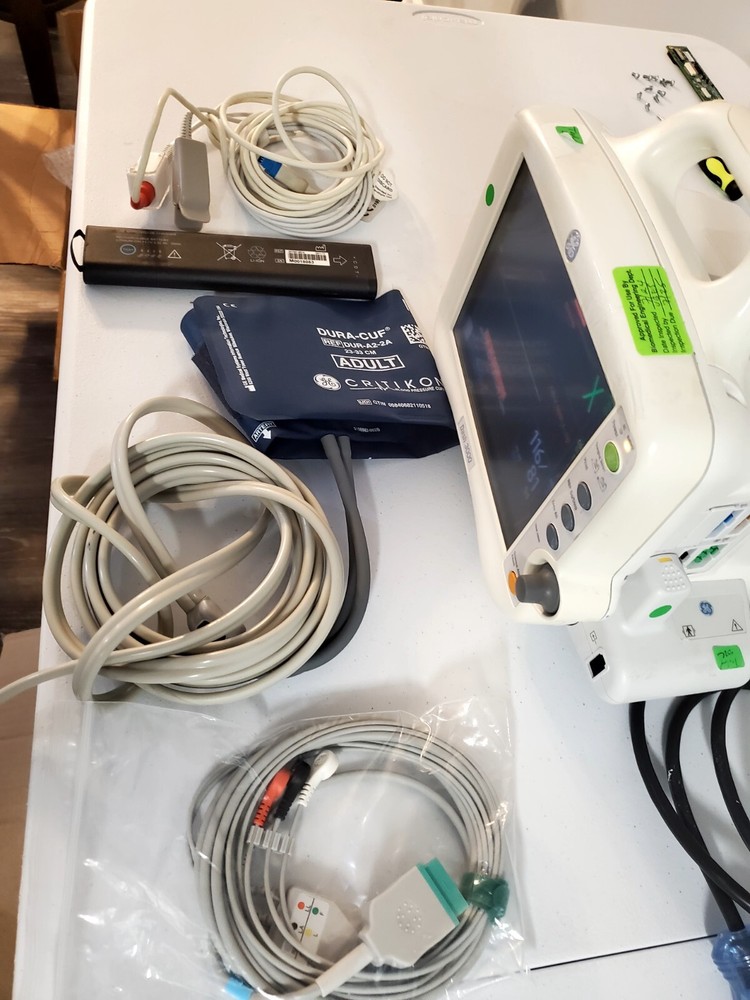 GE Dash 3000 sp02 and soft 7.2 , 4 IBP and Co2 Module , 90 Days Return