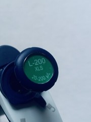 Rainin L-200 XLS Pipet Lite XLS ~ LTS 20-200ul LTS ~ Single Channel ~ Calibrated