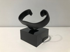BELL & ROSS Watch Support – For 1x Watch – 2.5 x 5 x 5 Cm