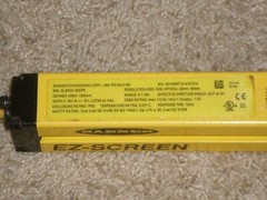 Banner SLSR30-1800P8 Light Curtain EZ-Screen Receiver Aprox. 6′ Long (1800mm)
