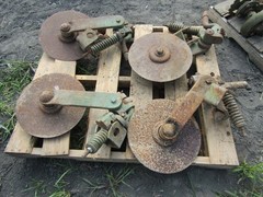 4 JOHN DEERE PLOW COULTERS WITH BRACKETS