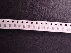 Lot of 150 08051A101JAT2A AVX Ceramic Capacitor 100V 100 pF 5% C0G 0805 NOS