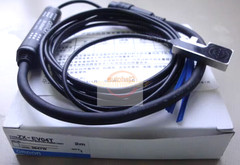 New In Box 1PC OMRON ZX-EV04T laser sensor
