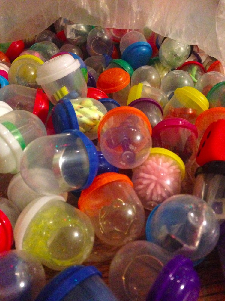 1 inch Vending Machine Capsules Toy Mix 100 pieces Birthday Grab Bags 1″