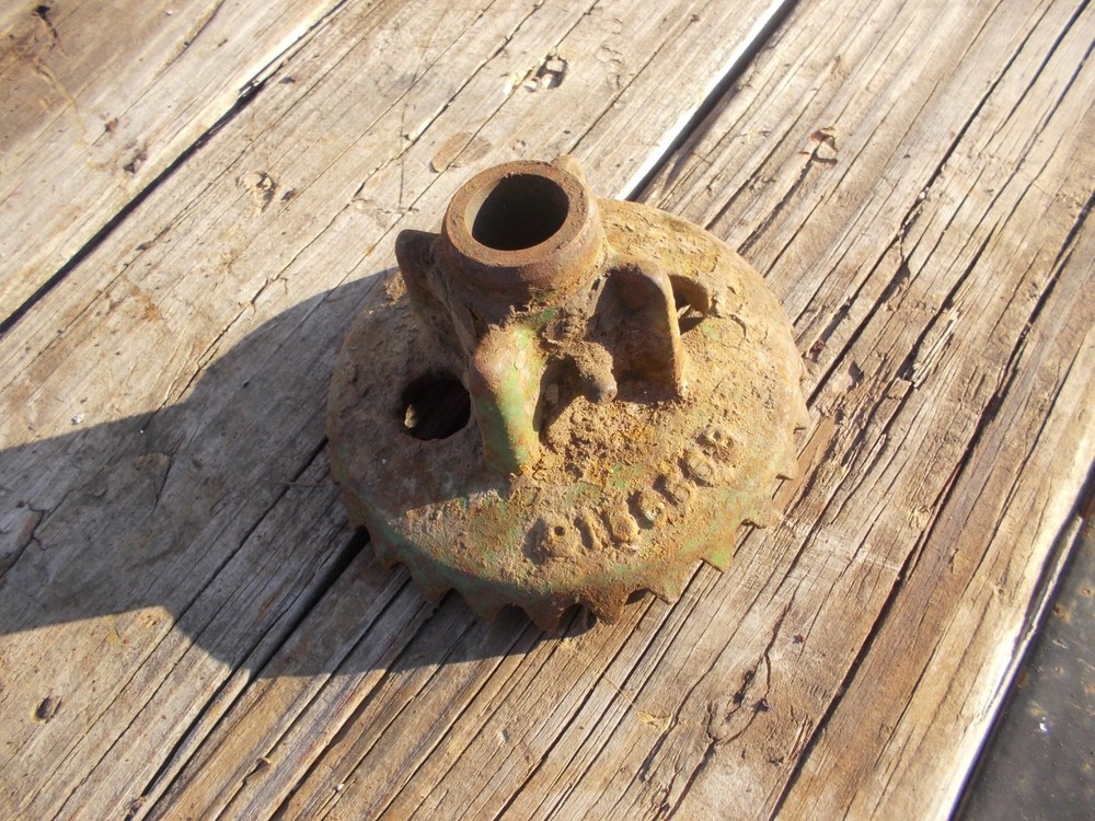 John Deere JD grain drill planter drive sprocket gear B15686B *