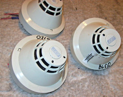 Lot of 3 Edwards EST SIGA-PS Intelligent Photoelectric Smoke Detectors (F21)
