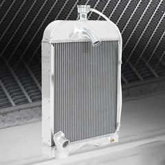 3 Row Aluminum Radiator w/Cap Fits Ford 2N 8N 9N Tractors 8N8005 AR2018 86551430